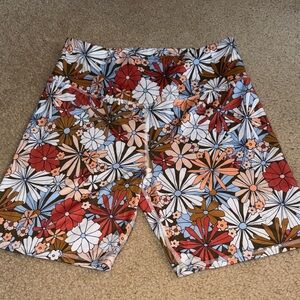 JUNIORS -  Floral Cycling Shorts - Size Large